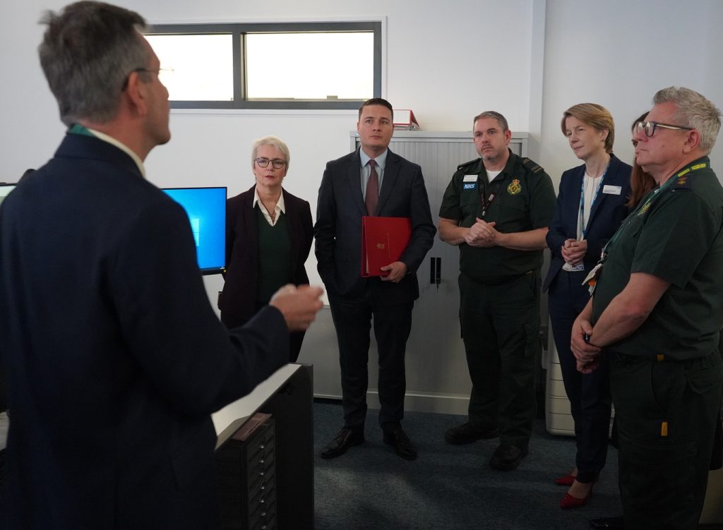 Daniel Elkeles speaking to Wes Streeting, Amanda Pritchard and Stuart Crichton. 